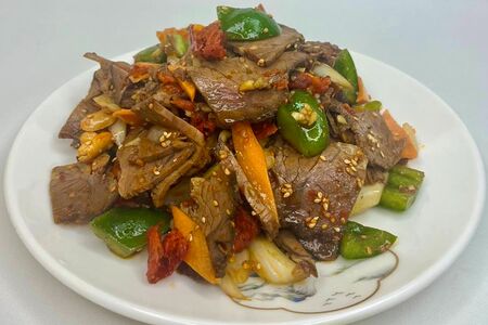 1006. Говядина с арахисом и перцем