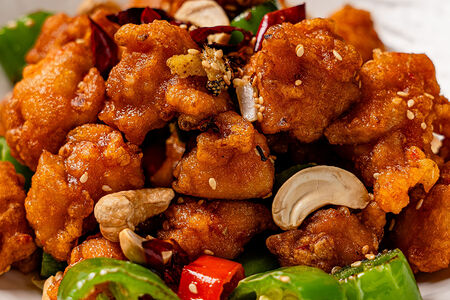 Курица по-сычуаньски с кешью