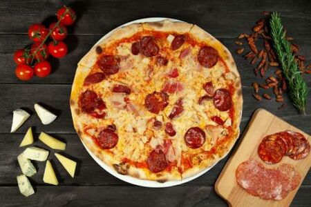 Пицца мясная