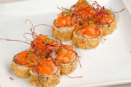 Ролл Жареный с лососем в азиатском соусе