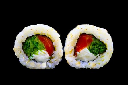 Филадельфия в кунжуте с лососем (8 шт.)