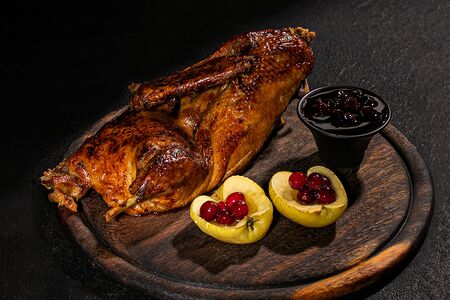 Половинка утки конфи