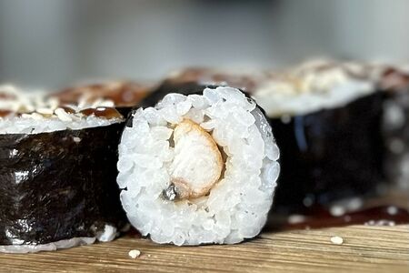 Мини с угрем