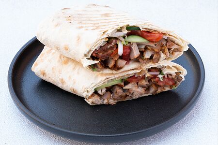 Шаурма по-карски с бараниной в лаваше