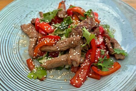 Салат с говядиной 