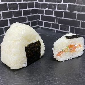 Онигири с овощами