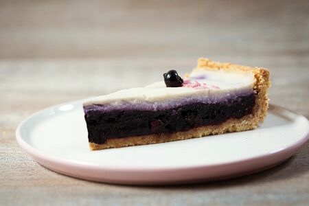 Пай Чернично-кокосовый