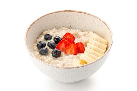 Каша овсяная со свежими ягодами