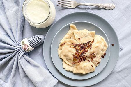 Вареники картофель и жареный лук