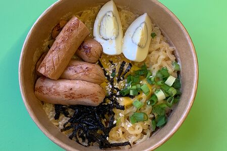 Рамён с куриной колбаской