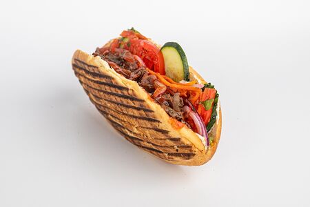 Булка с говядиной