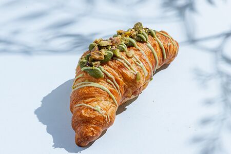 Круассан фисташковый