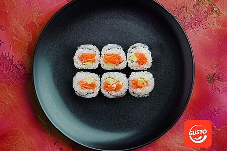 Сяке авокадо маки