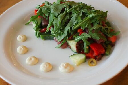 Салат с тунцом