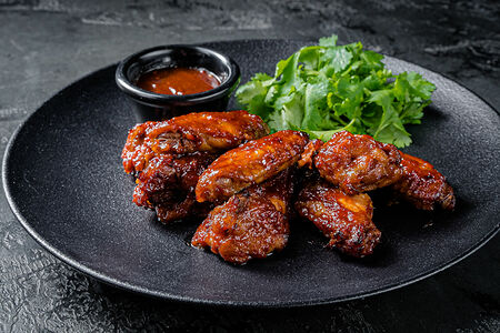 Куриные крылышки с запеченным картофелем