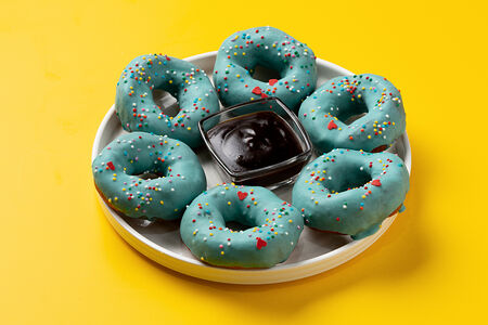 Пончики в шоколаде голубые