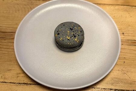 Макарон Солёная карамель