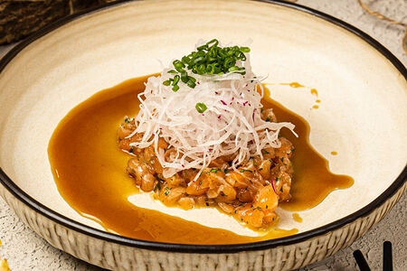 Тартар из лосося с соусом юдзу