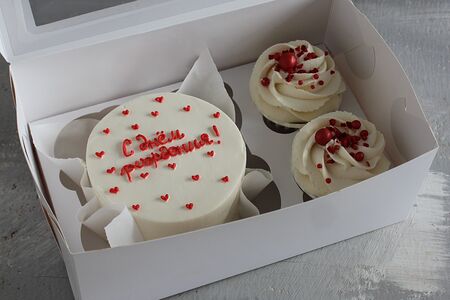 Бенто-торт и капкейки для друзей и близких С днем рождения