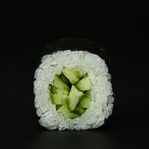 Ролл с огурцом 