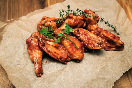Куриные крылья гриль с соусом Sweet Chili