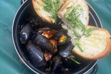 Мидии в Томатном соусе