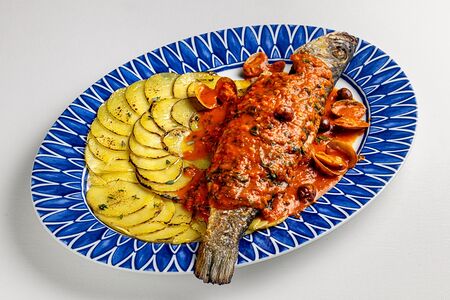 Сибас в соусе аква пацца 700