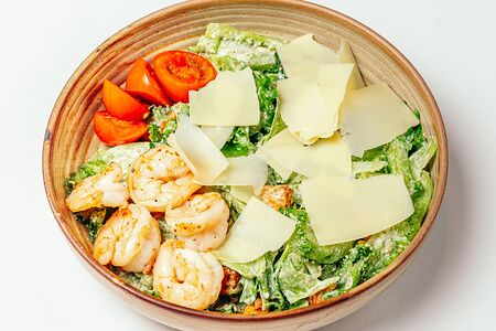 Салат Цезарь с креветками