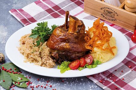 Свиная рулька с хрустящей корочкой