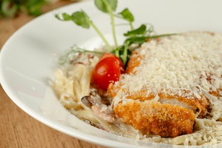 Паста с шницелем