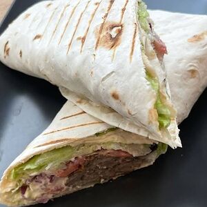 Люля-кебаб из говядины в лаваше