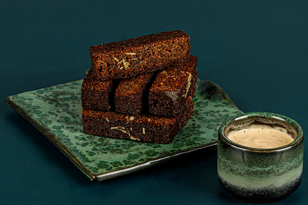 Гренки с чесночным соусом