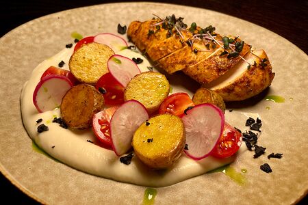 Запеченное куриное филе с молодым картофелем 