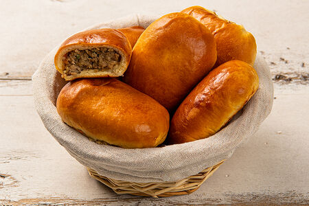 Пирожок с мясом