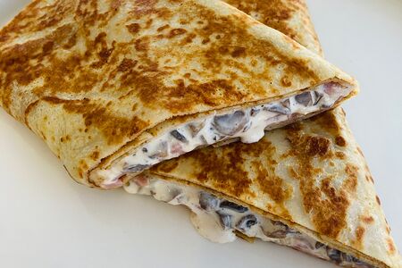 Блин с ветчиной и грибами