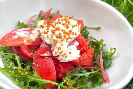 Салат с арбузом и страчателлой