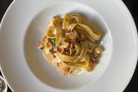Паста Паппарделле с цыпленком