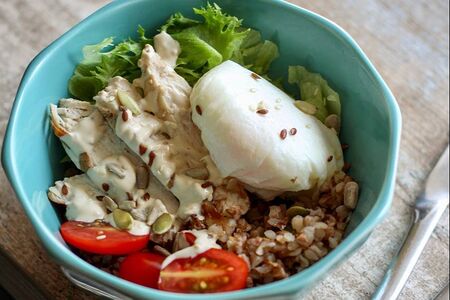 Греча с курочкой и яйцом пашот