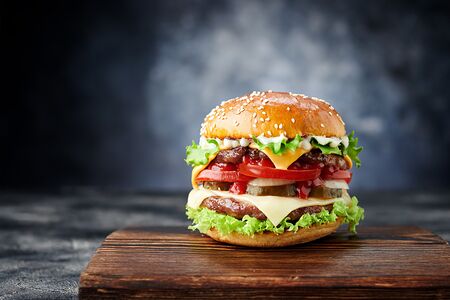 Куриные бургер на углях