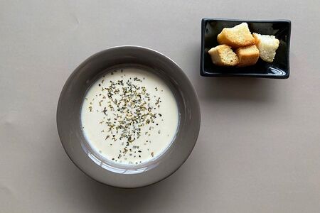 Сырный суп с гренками