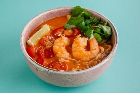 Тайский суп с морепродуктами