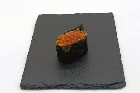 Гункан Икура