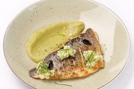 Филе дорадо с пюре из сельдерея