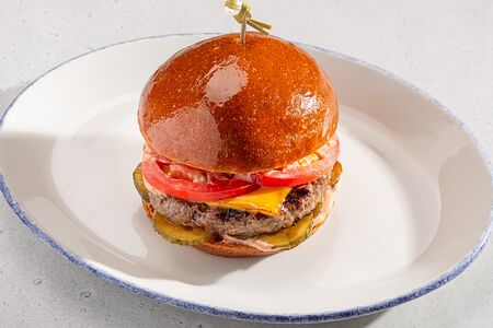 Чизбургер с мраморной говядиной