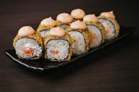 Темпурный ролл Пятый океан 8шт. (острый)