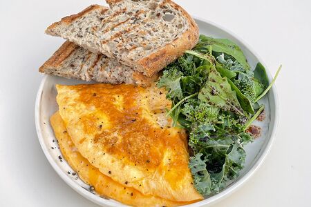 Блюдо из трех яиц