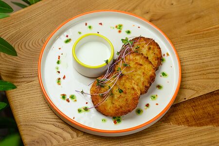 Драники со сметаной