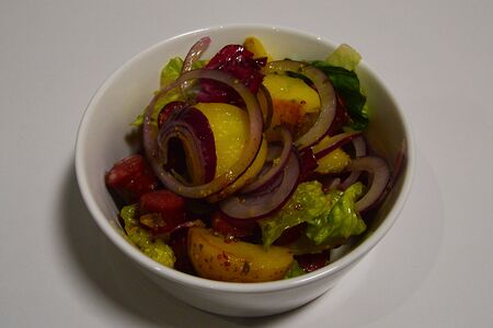 Баварский теплый салат