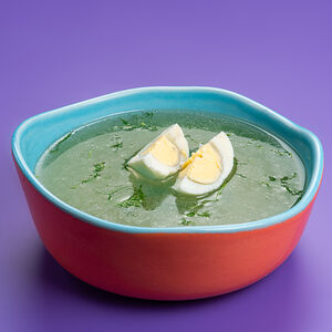 Бульон с яйцом