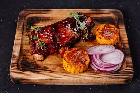 Телячьи ребра BBQ